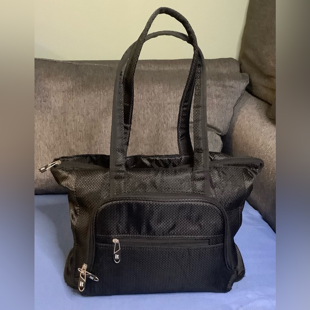 IT LUGGAGE BLACK LAPTOP WEEKENDER TRAVEL BAG TOTE EUC